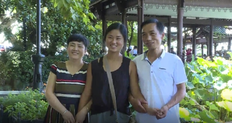 Adopted Chinese Girl Meets Biological Parents for the First Time in 20 Years