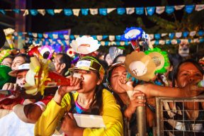 Filipino New Year Tradition Torotots