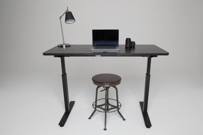 This is the Most Affordable Automatic Standing Desk That You’ll Find