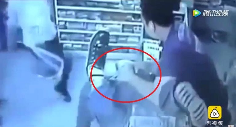 Robber Gets Brutally Humiliated After Trying to Hold Up Chinese Convenience Store in Italy