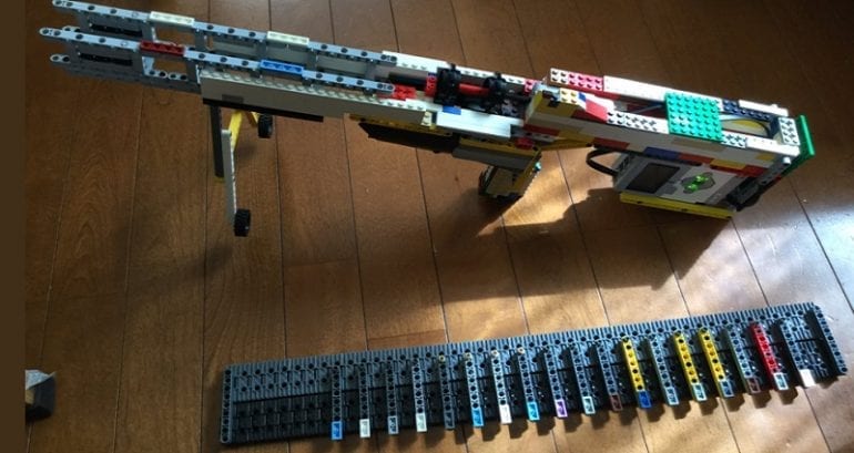 Japanese Lego Pro Makes Functional ‘Machine Gun’ on Twitter
