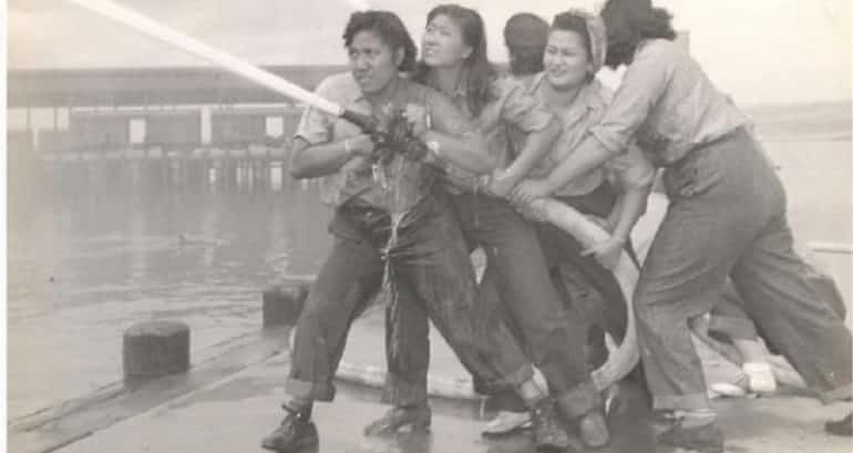 The Truth Behind the ‘Iconic’ Image of Female Firefighters in Pearl Harbor