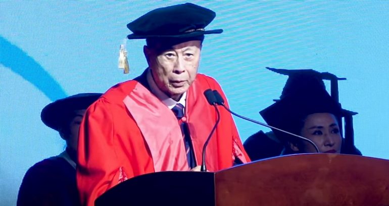 Hong Kong’s Richest Man Donates $57.6 Million to University So Students Get Free Tuition for 4 Years