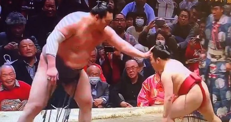 Short Sumo Wrestler Takes Down Opponent Twice His Size