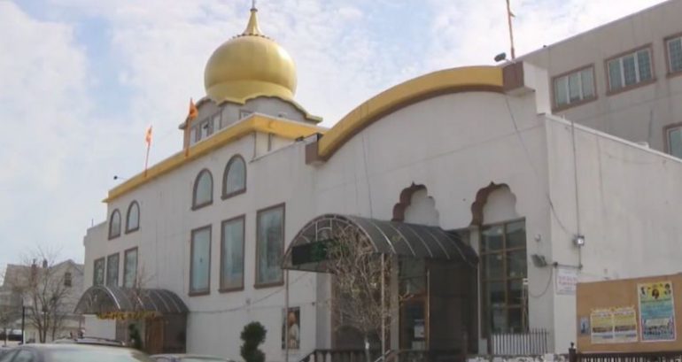 Sikh mother of 3 robbed at gunpoint after leaving temple in Queens