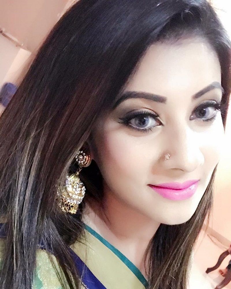 Bangladeshi Model Hangs Herself While on Video Call With Her Husband